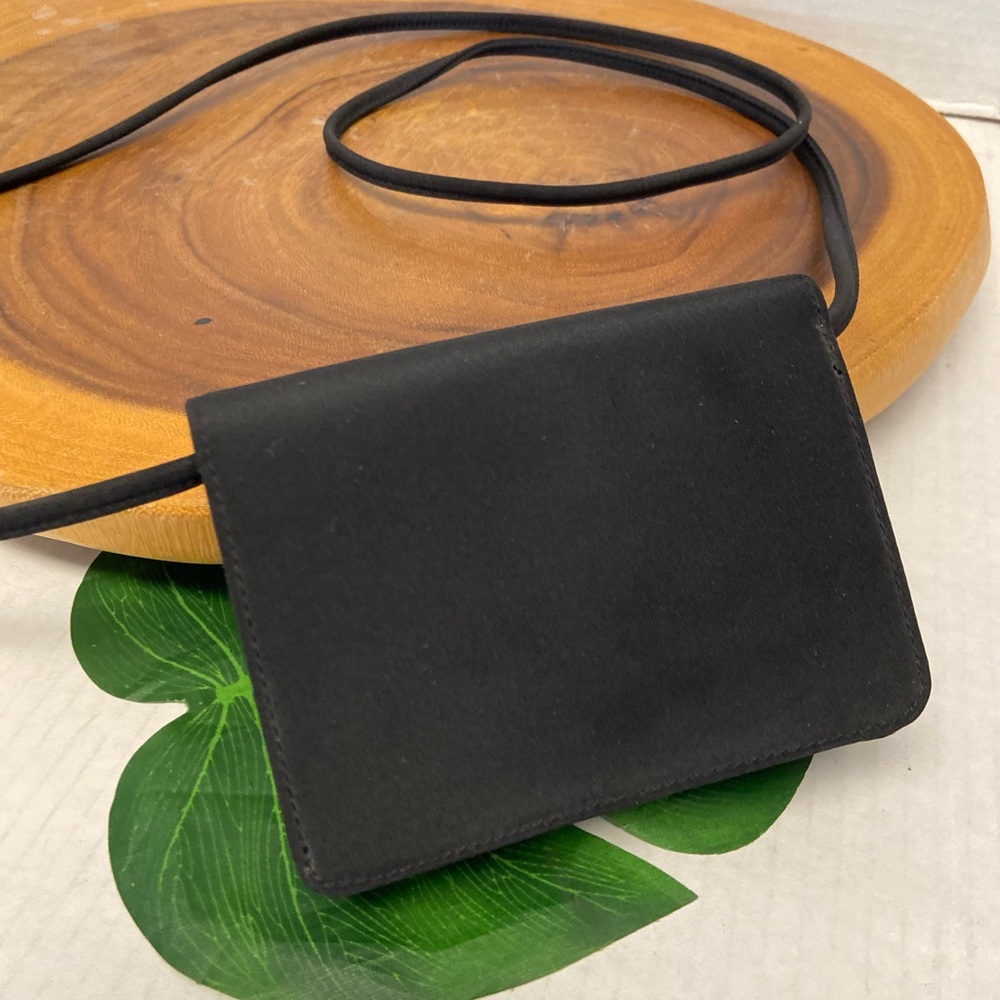 Retro Preview Collection Wallet on A Shoulder Strao